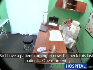 Fakehospital herlig rødhårete prescribed pikk av henne doc